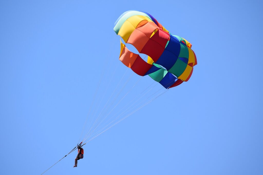 parasailing person